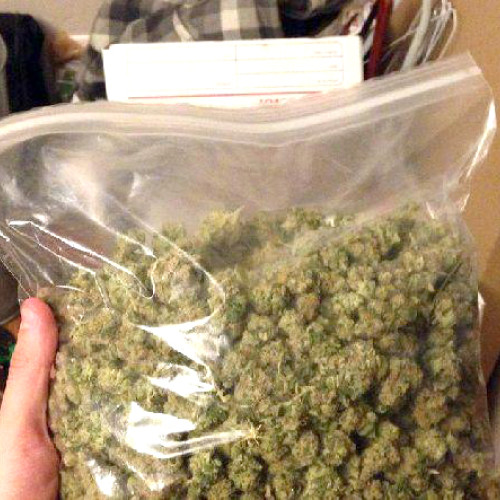 Doi bărbați arestați pentru trafic de droguri în județul Hunedoara