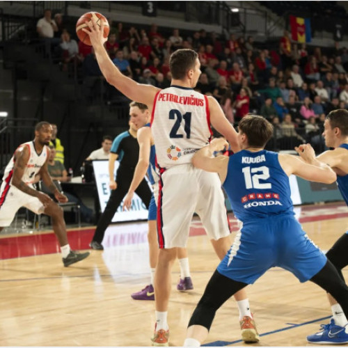 Baschetbalistii din Oradea câștigă meciul cu Kalev Cramo, dar ratează calificarea