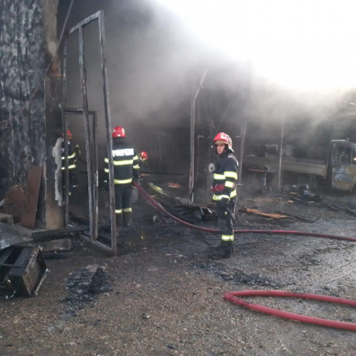 Incendiu la o anexă gospodărească în comuna Cudalbi
