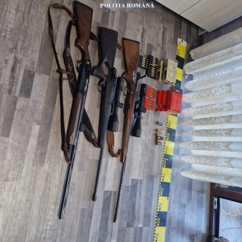 Percheziții în Moisei, un bărbat reținut pentru braconaj și folosirea ilegală a armelor