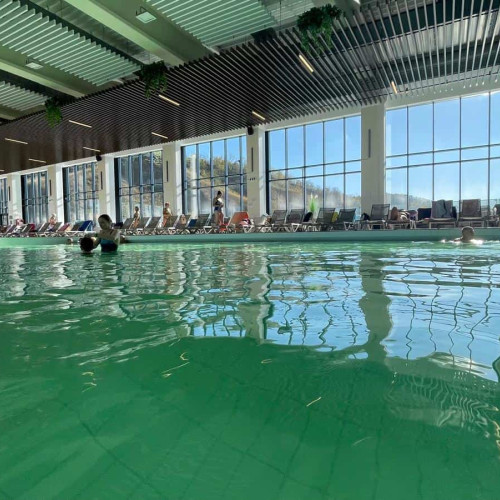 Piscine interioare și centre spa în județul Alba: locuri de relaxare pe tot parcursul anului