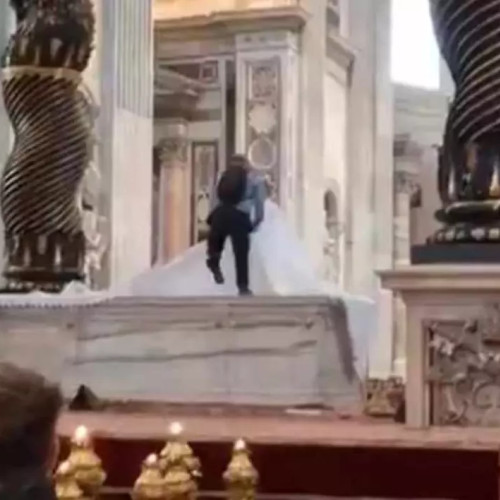 Un român a vandalizat un altar în Bazilica Sf. Petru