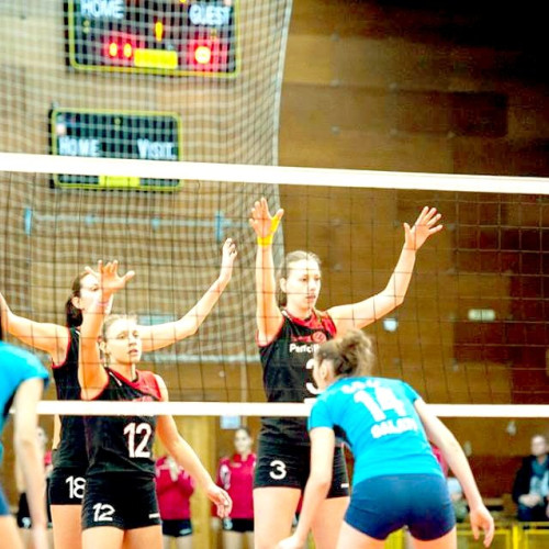 CSM Iași joacă împotriva Colegiului Tehnic Feroviar "Mihai I" în Divizia A2 de volei feminin