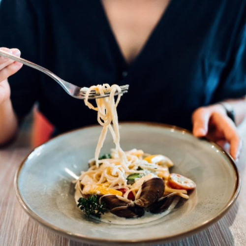 Profesorul Vlad Ciurea: Evitați consumul de alimente înainte de somn