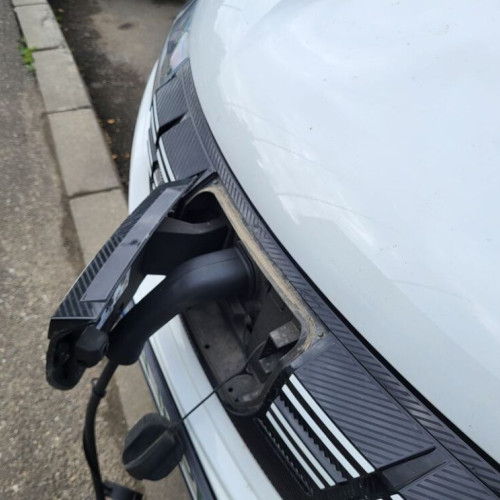 Liceul Tehnologic „Ion Caian Romanul” din Caianu Mic își optimizează costurile prin achiziția de autoturisme electrice