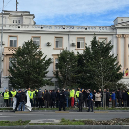Protest în fața ordonanței care afectează poliția