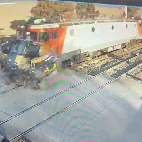 Reluarea traficului feroviar între Crivina și Periș