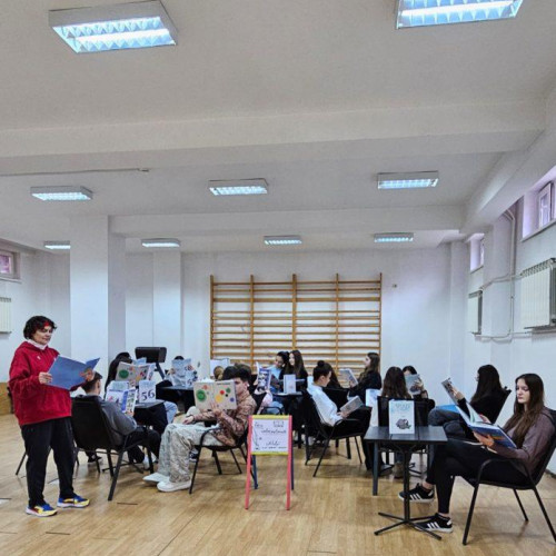 Elevii Colegiului Național "A.T. Laurian" din Botoșani sărbătoresc Ziua Internațională a Cititului Împreună