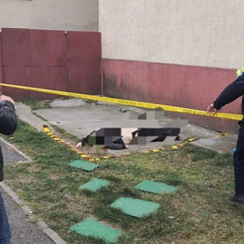 Incident tragic la Satu Mare: un bărbat de 54 de ani a căzut de la mansardă