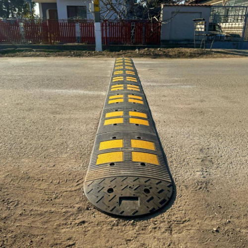 Limitatoare de viteză, instalate în Gura Ocnitei pentru siguranța rutieră