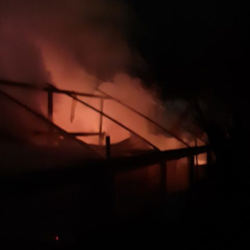 Incendiu devastator în localitatea Săveni, intervenție rapidă a pompierilor