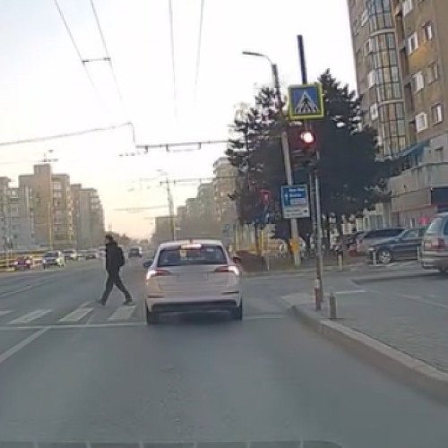 Incidente pe strada Aurel Vlaicu din Marasti: un sofer a trecut pe rosu