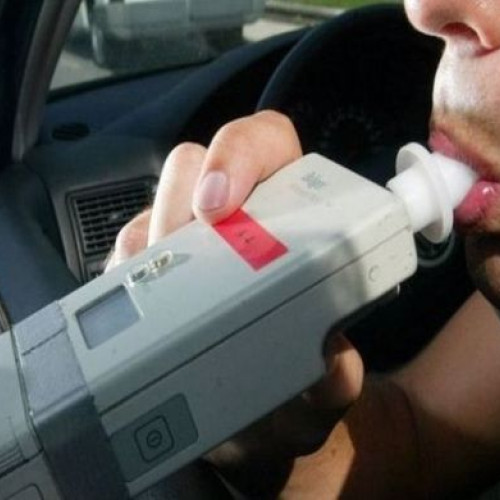 Sofer prins conducand sub influenta alcoolului in Saveni
