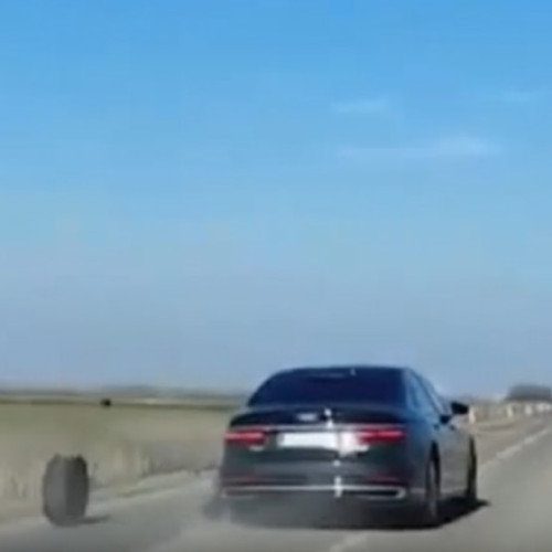 Președintele Serbiei, Aleksandar Vucici, a evitat un accident auto grav