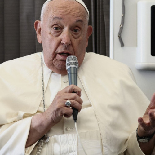 Papa Francisc critică planurile de expulzare a migrantilor ale lui Donald Trump