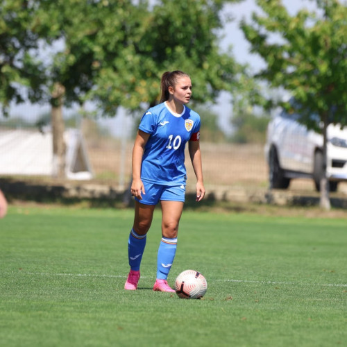 O tânără din Botoșani, cea mai bună fotbalistă din Marea Britanie, semnează cu Farul Constanța