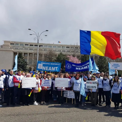 Guvernul îngheață salariile în educație, proteste anticipați