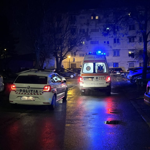 Bărbat căzut de la etajul unui local din Rovinari, în stare critică