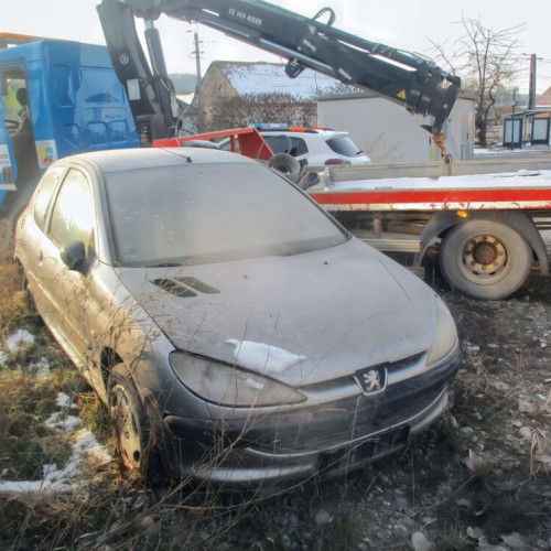 Patru autovehicule abandonate ridicate în Bistrița în 2023