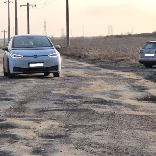 Deteriorarea drumului din cartierul Tomis Plus atrage atenția autorităților locale