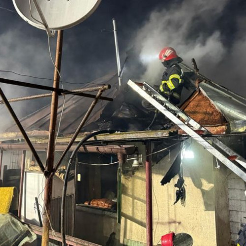 Incendiu devastator în Onesti: o victimă decedată