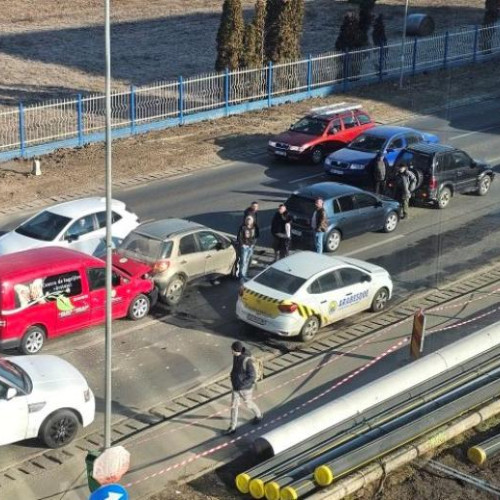 Accident rutier în Florești, implicând patru mașini