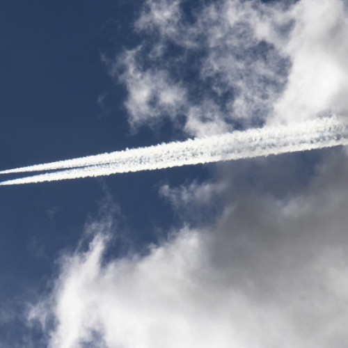 Creșterea emisiilor de dioxid de carbon din cauza devierii traficului aerian în urma războiului din Ucraina