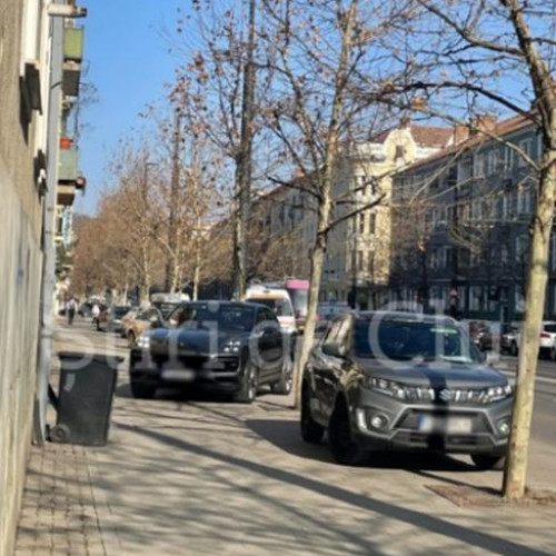 Parcare neregulamentară pe strada Horea din Cluj-Napoca
