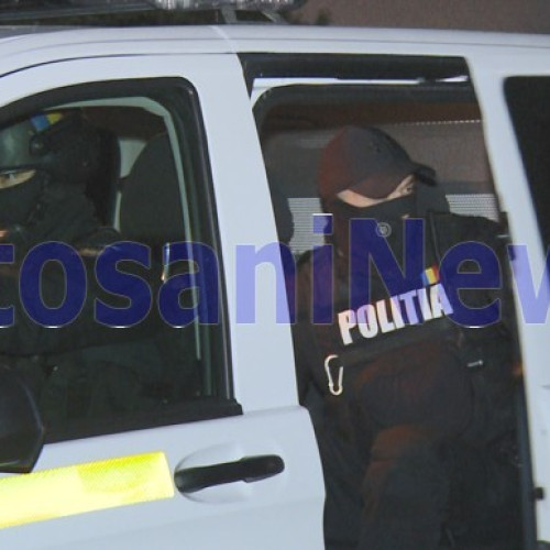 Trei percheziții efectuate de polițiști în cazuri de înșelăciune și introducerea ilegală de telefoane în penitenciare