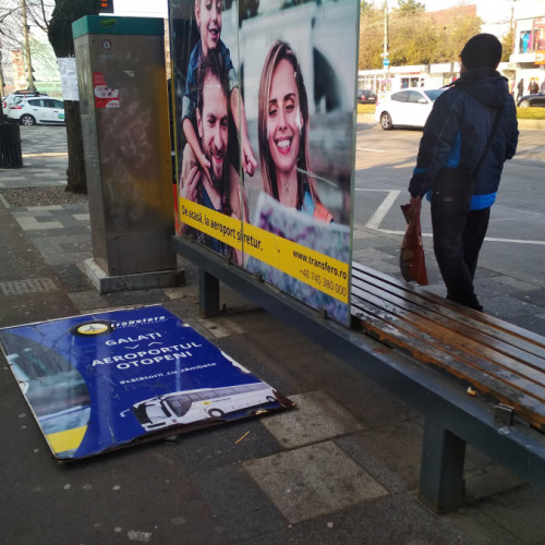 Panoul publicitar din Tiglina I amintește de aeroportul promis Galați-Brăila