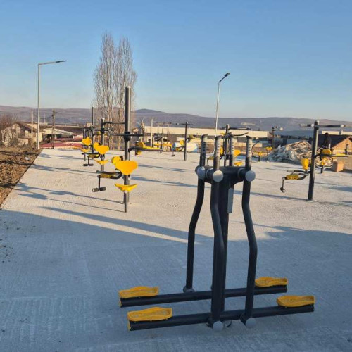Teiuș: Aparatele de fitness în aer liber și progrese pe strada Cuza Vodă