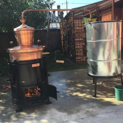 Hoțul din Vadu Moldovei, prins după ce a furat un cazan de rachiu și o sobă