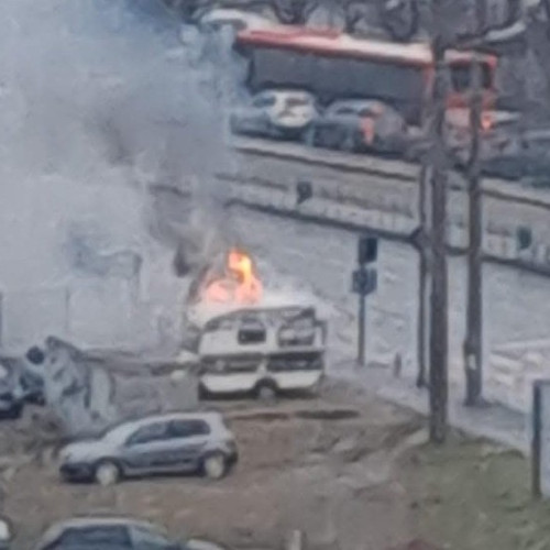 Incendiu la o rulota pe Calea Aurel Vlaicu din Arad