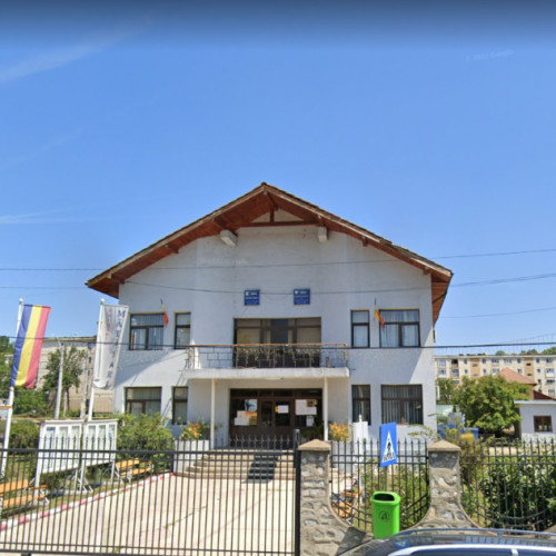 Proiect controversat de parc fotovoltaic la Primăria Mătăsari