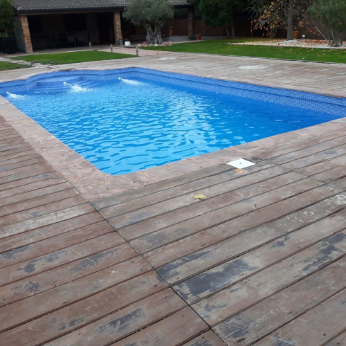 O firmă din Botoșani, lider în construcția de piscine