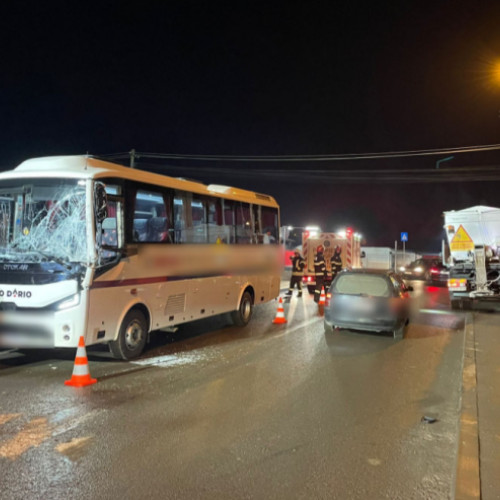 Accident rutier în Cluj-Napoca: autocar și autoutilitară implicate