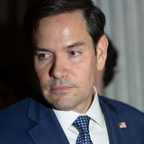 Probleme tehnice pentru Marco Rubio în drumul său spre Germania