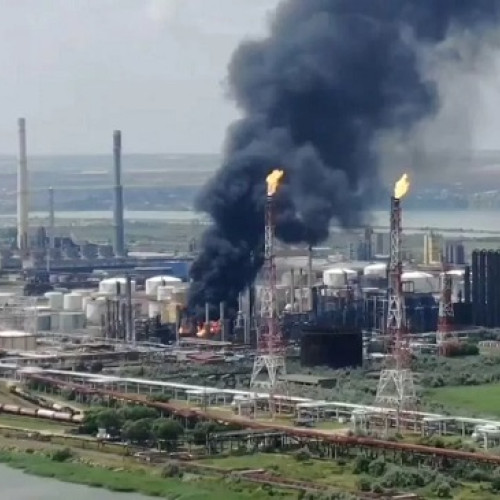 Incendiu la Rafinaria Petromidia: Intervenție rapidă a pompierilor