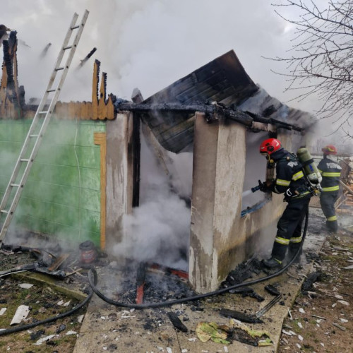 Incendiu devastator în Baiceni, fără victime raportate