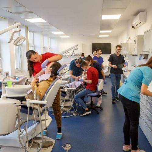 Programul de vizite gratuite la dentist pentru clujeni continuă și în 2025