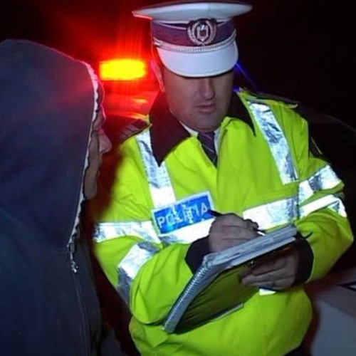 Oprirea unui autoturism fără permis și neînmatriculat în comuna George Enescu