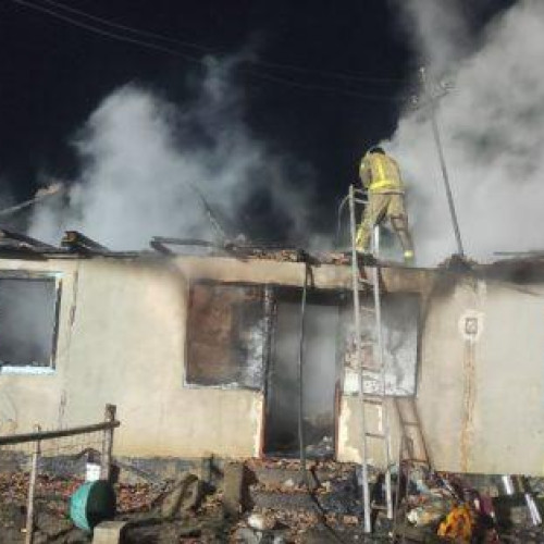 Incendiu devastator în localitatea Crișești, o familie rămâne fără locuință