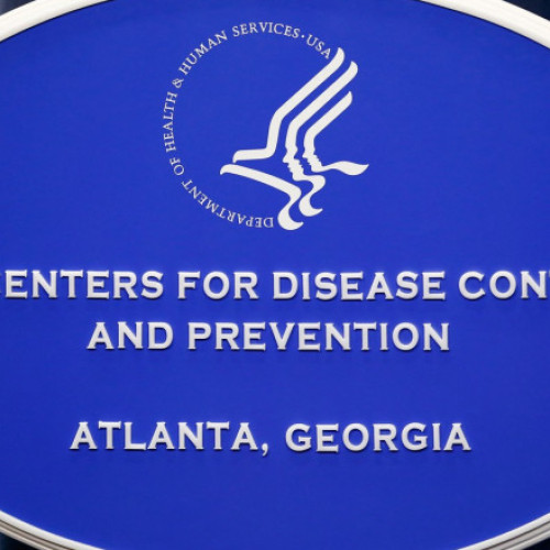 Aproape jumătate dintre cercetătorii unui program guvernamental de supraveghere epidemiologică au fost concediați