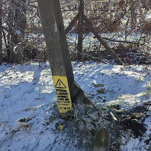 Accident pe un drum din județul Botoșani lasă o localitate fără curent electric