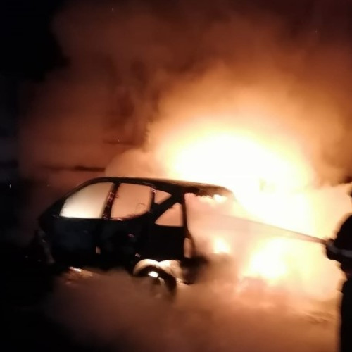 Incendiu la un autoturism parcat în Iclod