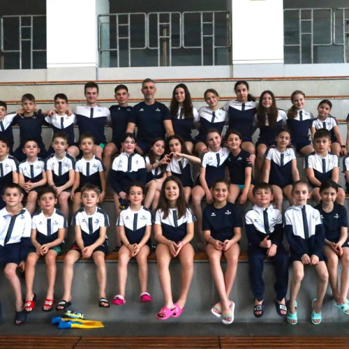 Micii înotători de la Bluemarin Sport Club, antrenamente intense la Complexul Turistic de Natație din Târgoviște