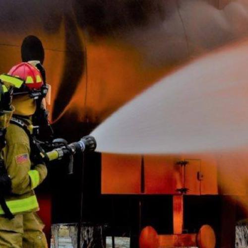 Incendiu devastator la Darmanesti, primarul răspunde acuzațiilor