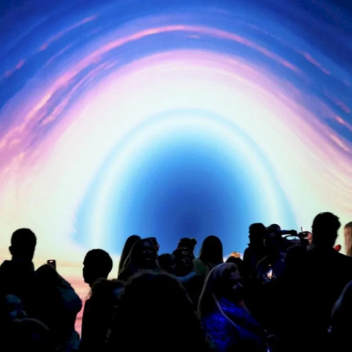 MINA a deschis un nou spectacol imersiv inspirat de "Alice în Țara Minunilor"