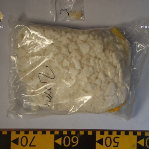 Tineri reținuți pentru trafic de droguri la Botoșani