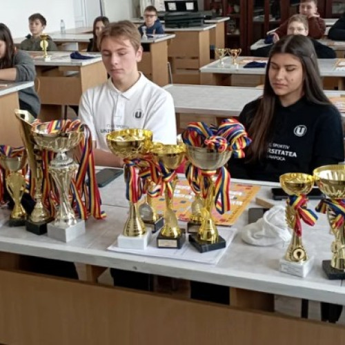 Elevii din Oneaga, mândria competițiilor de scrabble din România